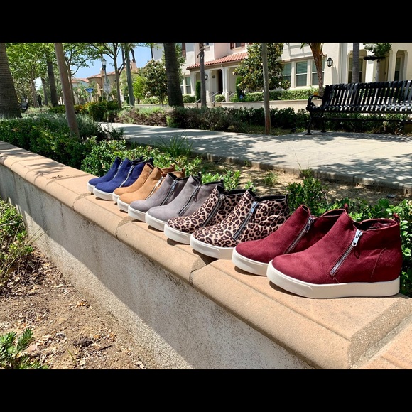 Oat Cheetah Hidden Wedge Rubber Sole Sneaker - Picture 8 of 8